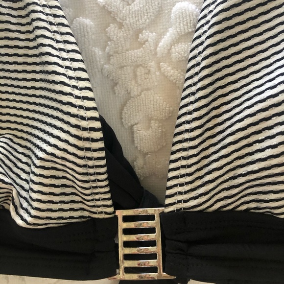 Cole bathing suit top bottom is non brand like new - Picture 2 of 13
